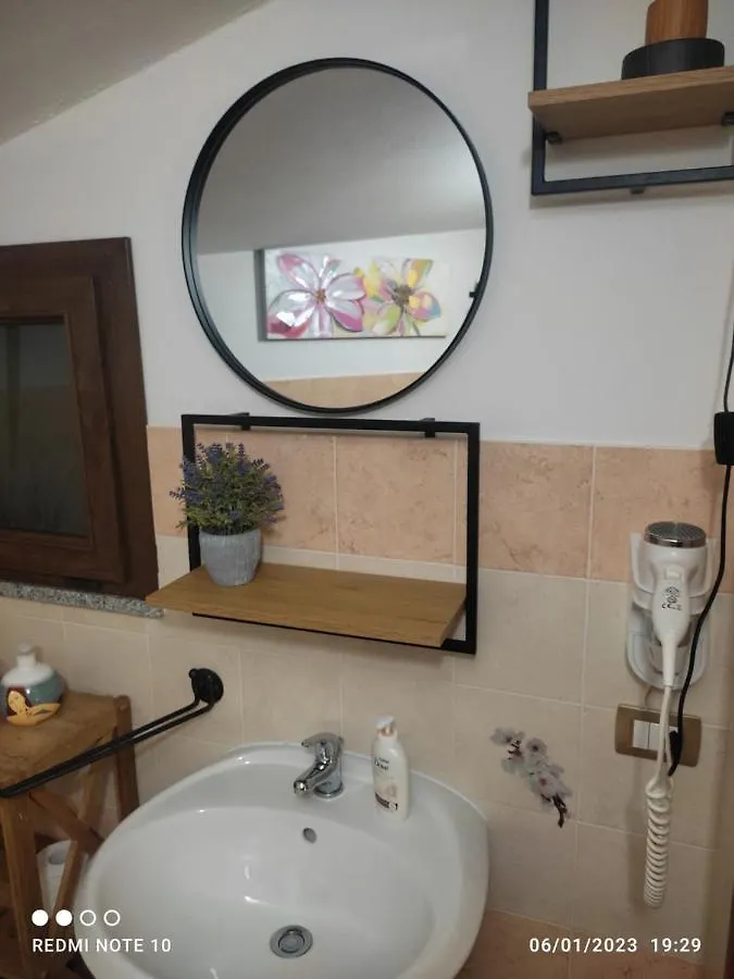 Room & Relax Eleinad Càbras Italia