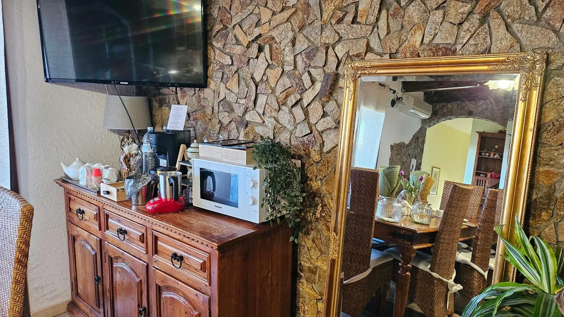 Room & Relax Eleinad Càbras Bed & Breakfast