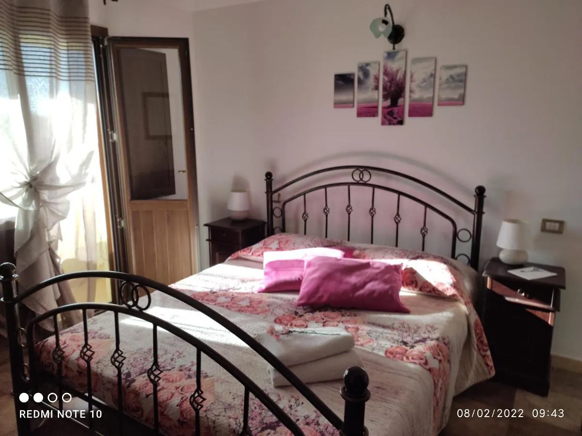 Room & Relax Eleinad Cabras Bed & Breakfast