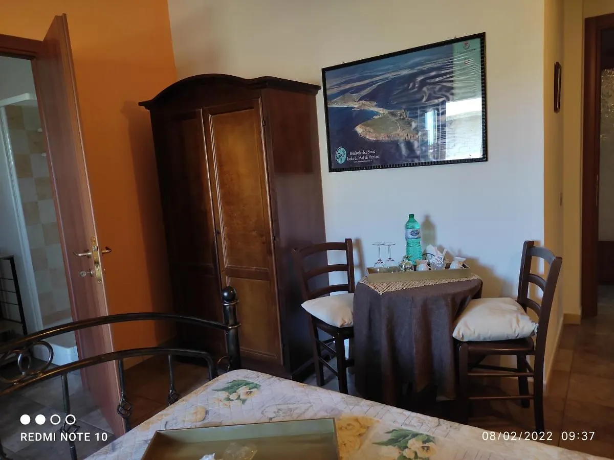 Bed & Breakfast Room & Relax Eleinad Cabras